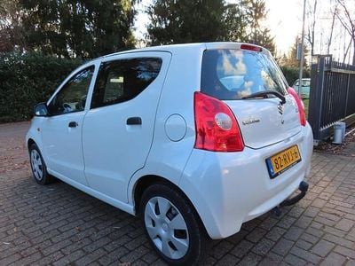 Wit (metallic) Gebruikt 2011 Suzuki Alto Comfort Hatchback | € 3.450 (Eerlijke prijs)