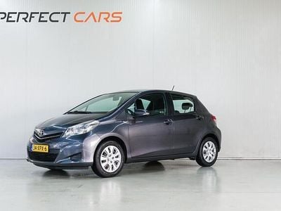 Grijs (metallic) Occasion 2012 Toyota Yaris Hatchback | € 8.500 (Eerlijke prijs)