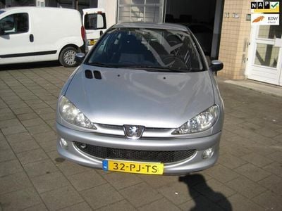 Grijs Gebruikt 2004 Peugeot 206 Quiksilver Hatchback | € 1.950 (Eerlijke prijs)
