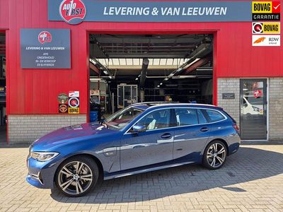 BMW 330e