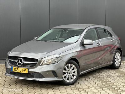 Grijs Gebruikt 2017 Mercedes A180 Ambition Hatchback | € 18.498 (Eerlijke prijs)