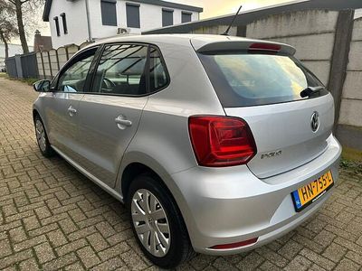 Grijs Gebruikt 2015 VW Polo Comfortline Hatchback | € 8.999 (Eerlijke prijs)