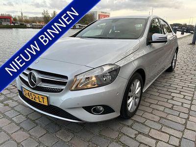 Grijs Gebruikt 2015 Mercedes A180 Prestige Hatchback | € 12.450 (Eerlijke prijs)