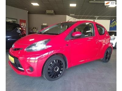 Occasion Toyota Aygo 68 PK (50 kW) 2014 Rood Hatchback