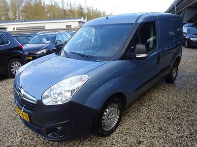 Blauw (metallic) Gebruikt 2013 Opel Combo Sedan | € 3.495 (Eerlijke prijs)
