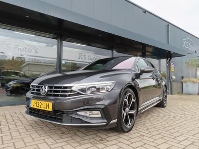 Grijs Gebruikt 2020 VW Passat Elegance Sedan | € 24.950 (Duur)