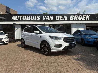 Wit Gebruikt 2018 Ford Kuga ST-Line SUV | € 20.945 (Eerlijke prijs)