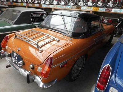 tweedehands MG B Cabrio oker