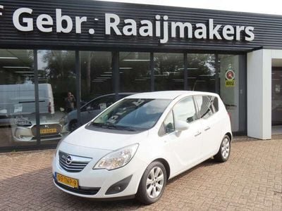 Wit, metallic lak Gebruikt 2012 Opel Meriva Cosmo MPV | € 1.950 (Eerlijke prijs)