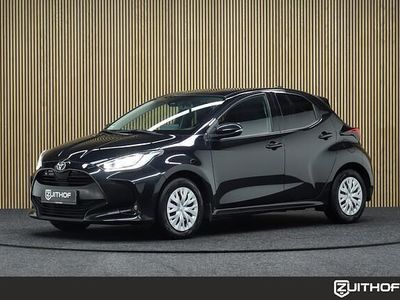 Zwart Gebruikt 2021 Toyota Yaris Business Edition Hatchback | € 17.950 (Eerlijke prijs)