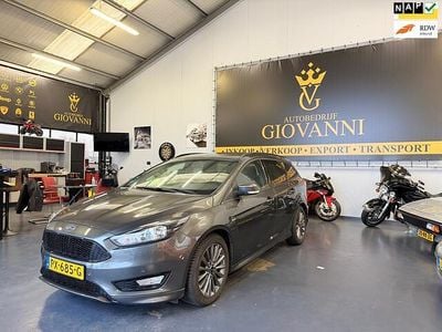 Grijs Occasion 2017 Ford Focus ST-Line Stationwagen | € 7.750 (Eerlijke prijs)
