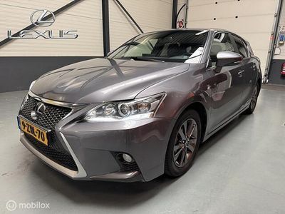 Lexus CT200h