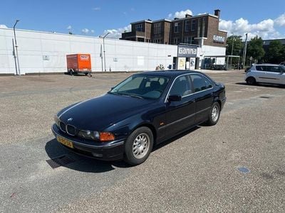 BMW 523