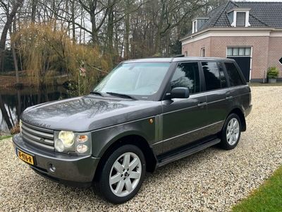 Grijs, metallic lak Gebruikt 2003 Land Rover Range Rover Vogue SUV | € 12.950