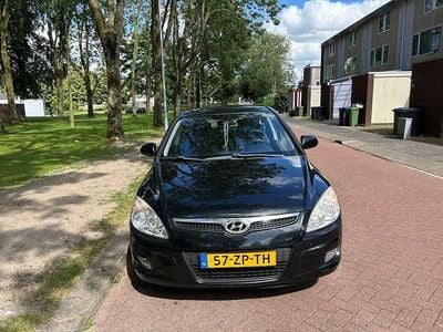 Zwart Gebruikt 2008 Hyundai i30 Dynamiq MPV | € 1.750 (Eerlijke prijs)