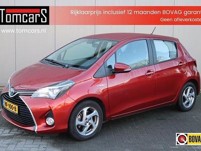 Rood Gebruikt 2015 Toyota Yaris Hatchback | € 14.450 (Eerlijke prijs)