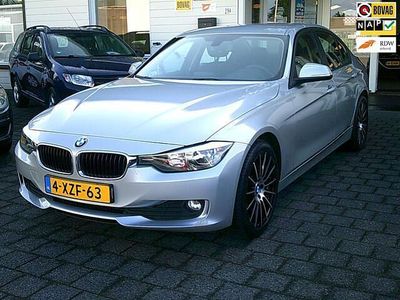 Grijs Occasion 2014 BMW 316 Sedan | € 13.850 (Duur)