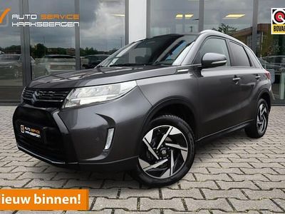 Grijs (metallic) Occasion 2025 Suzuki Vitara Style SUV | € 25.900 (Eerlijke prijs)