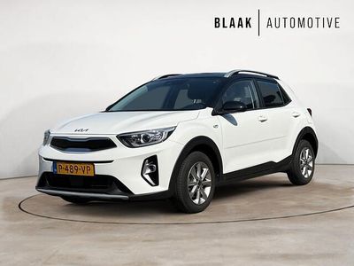Wit, metallic lak Occasion 2022 Kia Stonic SUV | € 17.495 (Goede deal)