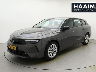Grijs, metallic lak Occasion 2023 Opel Astra Edition Stationwagen | € 23.945 (Duur)