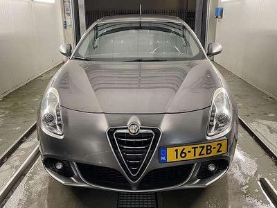 Grijs Occasion 2012 Alfa Romeo Giulietta Distinctive Hatchback | € 11.000 (Eerlijke prijs)