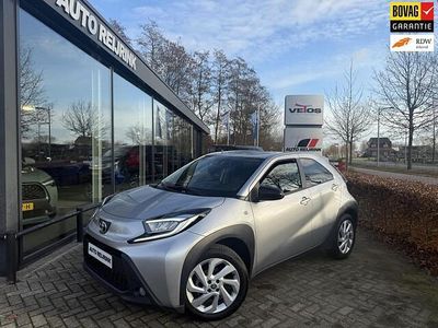 Zilver (metallic) Gebruikt 2022 Toyota Aygo X Active SUV | € 19.000 (Eerlijke prijs)