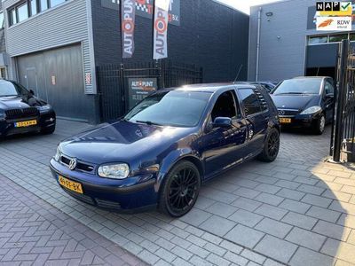Occasion VW Golf IV Trendline 116 PK (85 kW) 2000 Blauw, metallic lak Hatchback