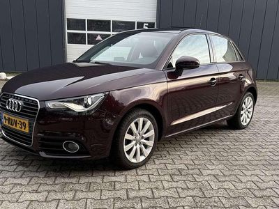 Rood Occasion 2013 Audi A1 Hatchback | € 13.499 (Eerlijke prijs)