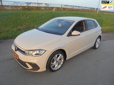 Grijs Gebruikt 2022 VW Polo Life Hatchback | € 17.250 (Goede deal)
