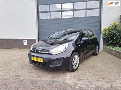 Zwart Gebruikt 2014 Kia Rio Comfort Hatchback | € 5.950 (Goede deal)