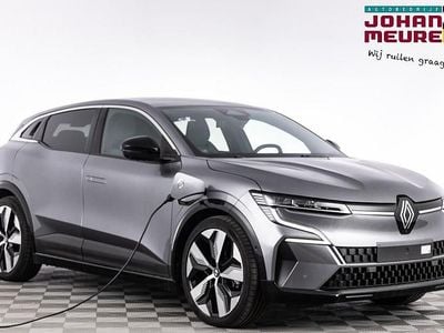 Grijs Gebruikt 2022 Renault Megane E-Tech Techno Hatchback | € 24.900 (Goede deal)