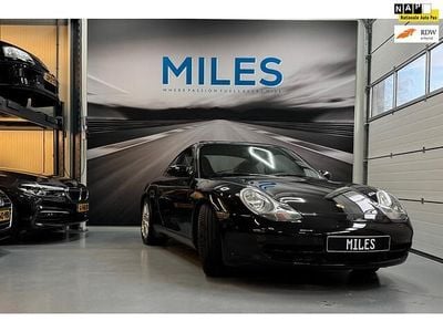 Zwart (metallic) Gebruikt 2001 Porsche 911 Carrera Coupé | € 35.950 (Eerlijke prijs)