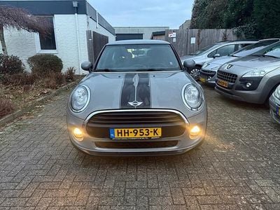 Grijs Gebruikt 2015 Mini ONE Business Hatchback | € 6.200 (Eerlijke prijs)