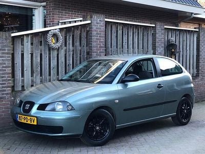 Groen (metallic) Gebruikt 2004 Seat Ibiza Stella Hatchback | € 1.799 (Eerlijke prijs)