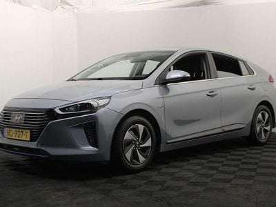 Grijs (metallic) Gebruikt 2017 Hyundai Ioniq Comfort Hatchback | € 10.999 (Eerlijke prijs)