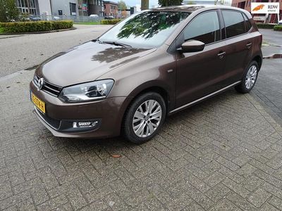 Bruin Gebruikt 2013 VW Polo Hatchback | € 6.750 (Eerlijke prijs)