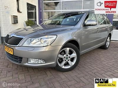 Beige (metallic) Occasion 2012 Skoda Octavia Elegance Stationwagen | € 3.999 (Eerlijke prijs)