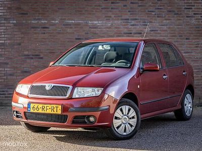 Occasion Skoda Fabia Ambiente 75 PK (55 kW) 2005 Rood Hatchback