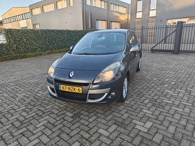 Grijs (metallic) Gebruikt 2011 Renault Scénic III MPV | € 2.750 (Goede deal)