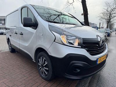 Occasion Renault Trafic Komfort 97 PK (71 kW) 2019 Grijs (metallic) MPV