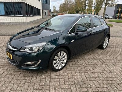 Occasion Opel Astra Design Edition 140 PK (102 kW) 2014 Groen Hatchback