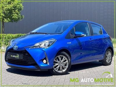 Blauw Occasion 2018 Toyota Yaris Hybrid Design Hatchback | € 14.450 (Eerlijke prijs)