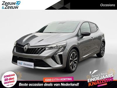 Grijs Gebruikt 2025 Renault Clio V Techno Hatchback | € 21.935 (Duur)