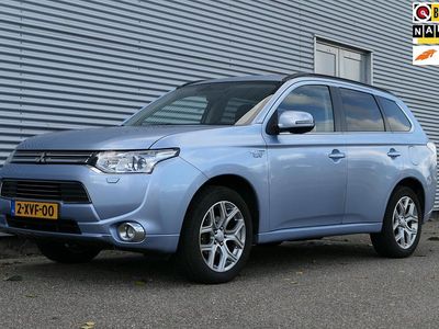 Blauw Gebruikt 2014 Mitsubishi Outlander P-HEV Instyle SUV | € 8.440 (Eerlijke prijs)