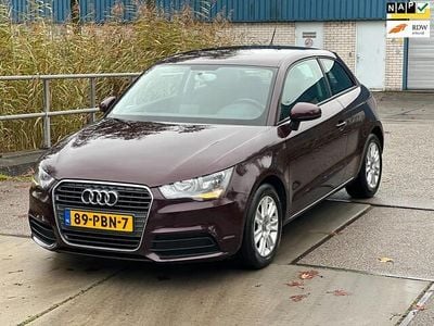 Rood Gebruikt 2011 Audi A1 Attraction Hatchback | € 6.950 (Eerlijke prijs)