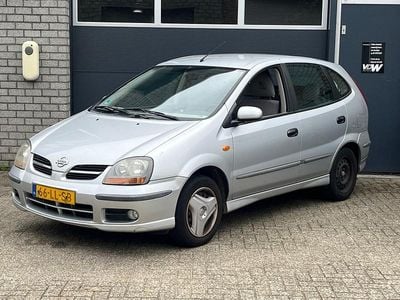 Nissan Almera Tino