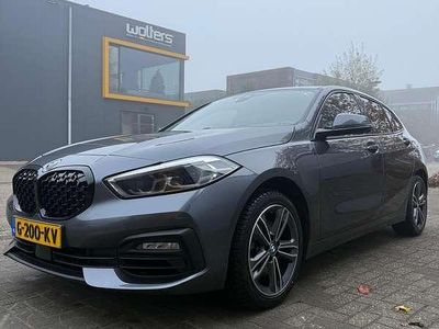 Grijs Gebruikt 2019 BMW 118 Executive Hatchback | € 17.499 (Eerlijke prijs)