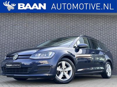 Blauw, metallic lak Occasion 2016 VW Golf VII Comfortline Stationwagen | € 9.900 (Iets duurder)