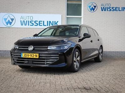 Zwart Gebruikt 2025 VW Passat Business Stationwagen | € 42.892 (Duur)