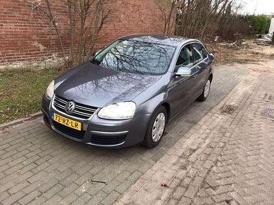 Occasion VW Jetta Comfortline 102 PK (75 kW) 2005 Grijs Sedan